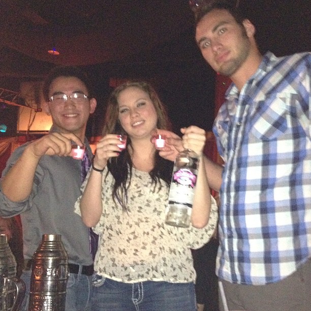 242241453674888348_183067718