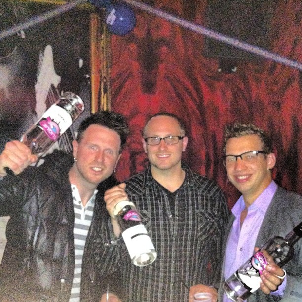 291522300611001042_45285381