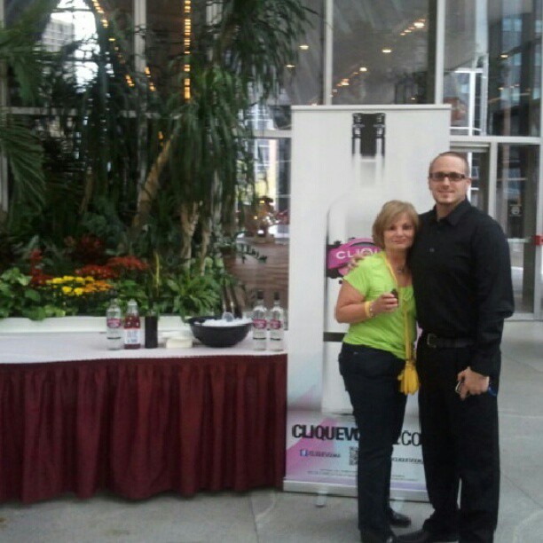 301534804128780565_201085211