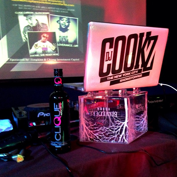 357217850409489925_17311412