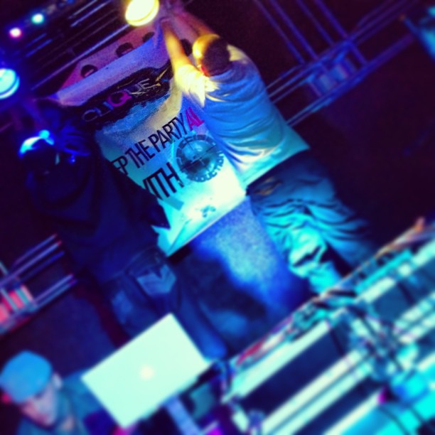 413252983866012880_30403340