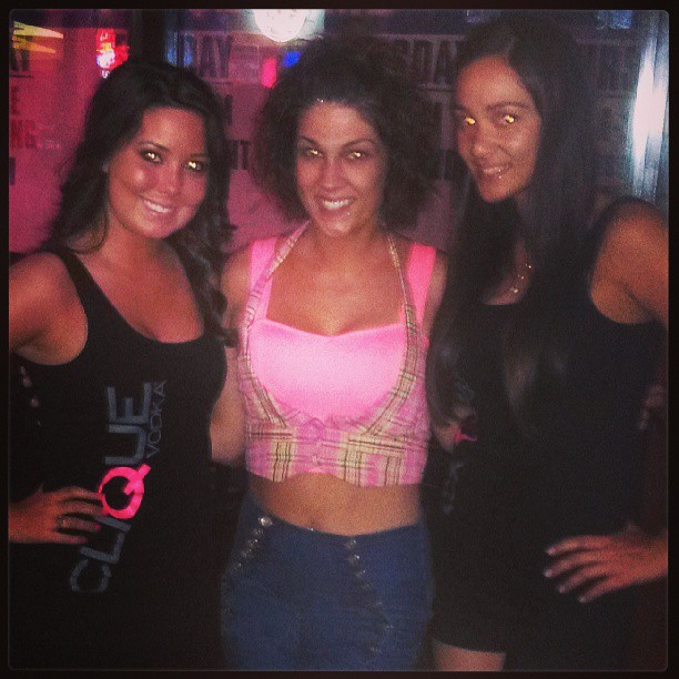 472068776683422892_32449400