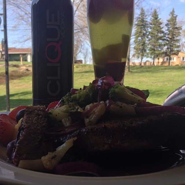 703049116263677399_1127160798